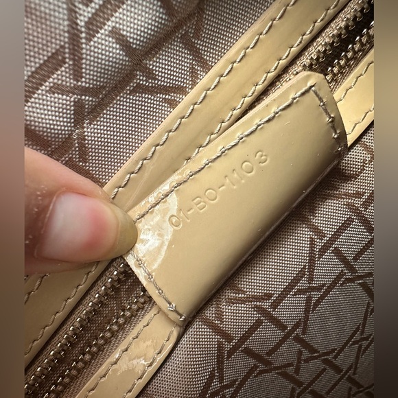 Christian Dior 2013 Beige patent medium lady Dior with strap - Picture 15 of 16